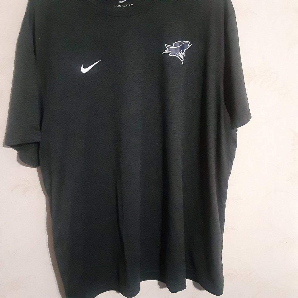 Nike Dri Fit Seton Hall Pirates T Shirt in Size 2XL